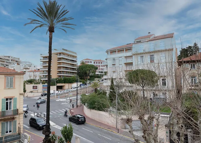 Stylish 2 Rooms In The Heart Of Cannes