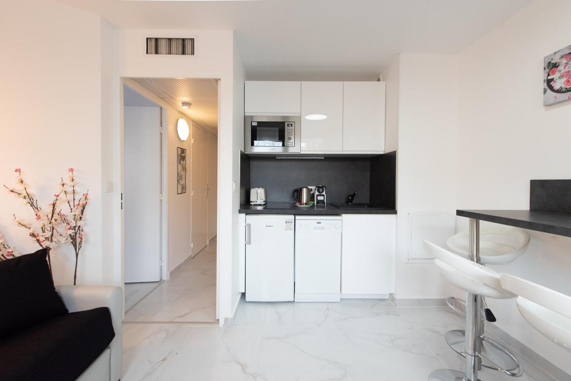 Stylish 2 In The Heart Of