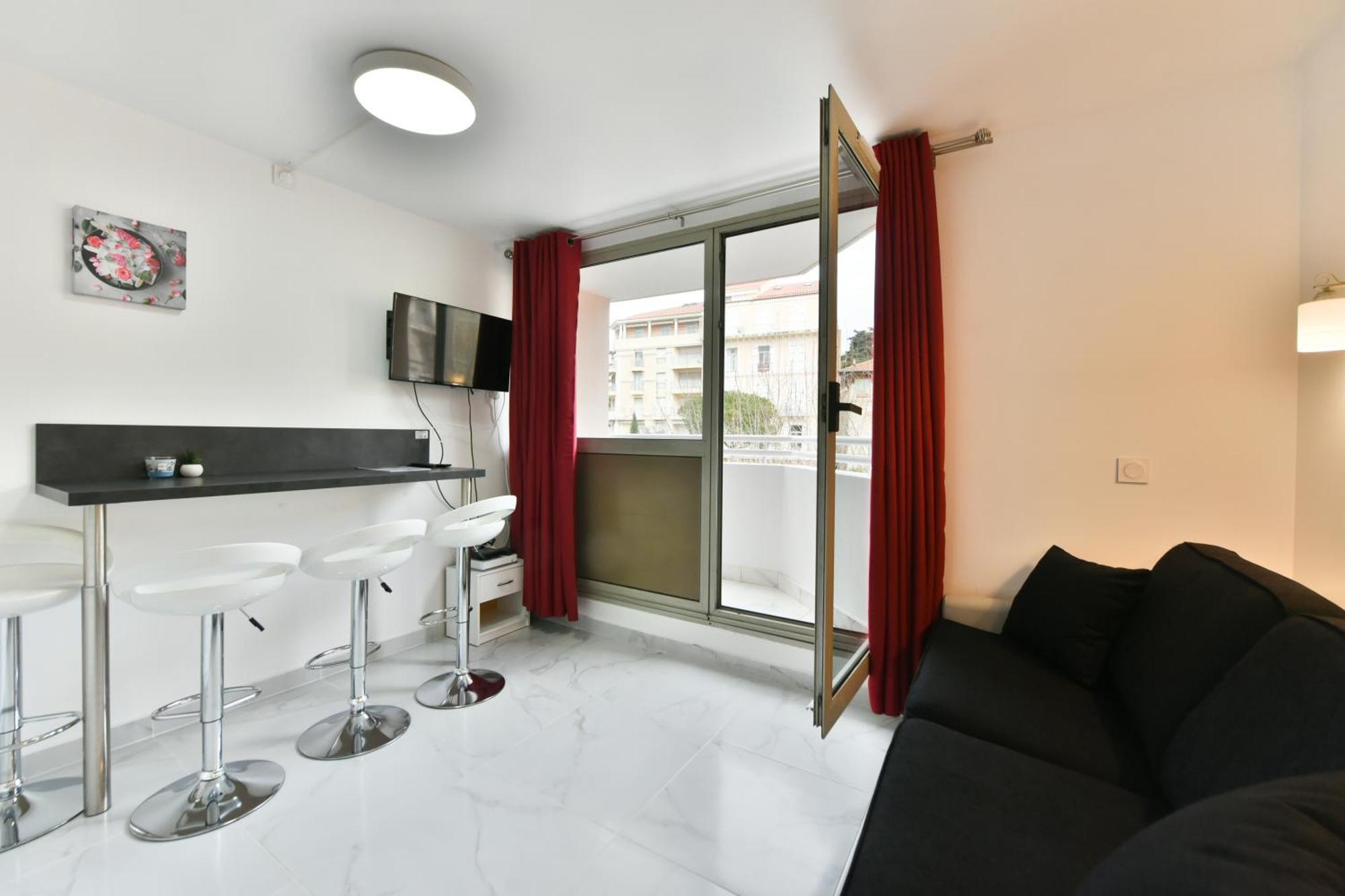 Stylish 2 In The Heart Of * Cannes